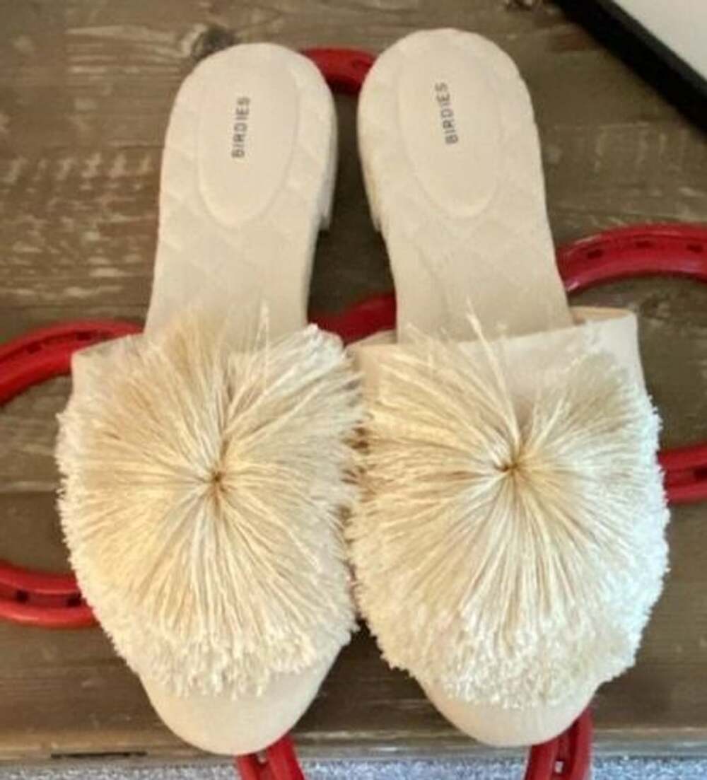 Birdies Songbird Mules Size 9 Cream Linen Pom Pom Slip On Slippers
